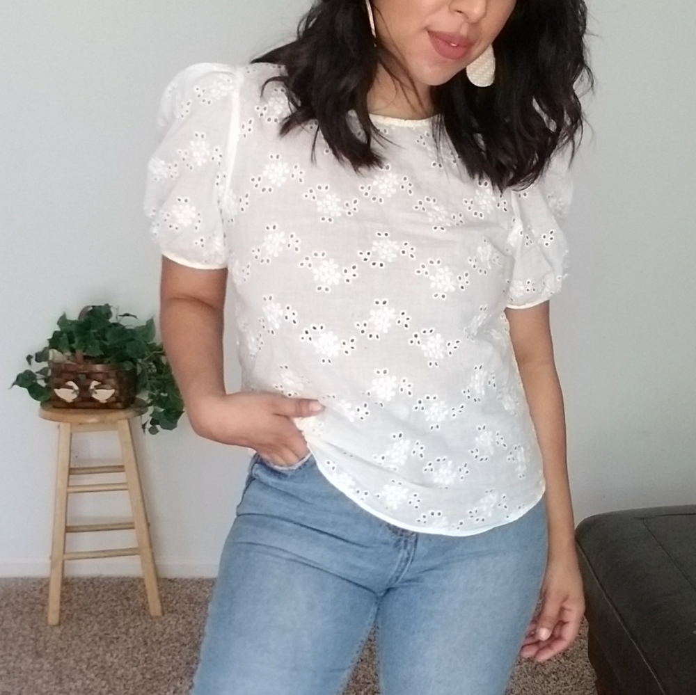 SWEET CAROLINE EYELET PUFF SLEEVE TOP - Picture 6 of 9